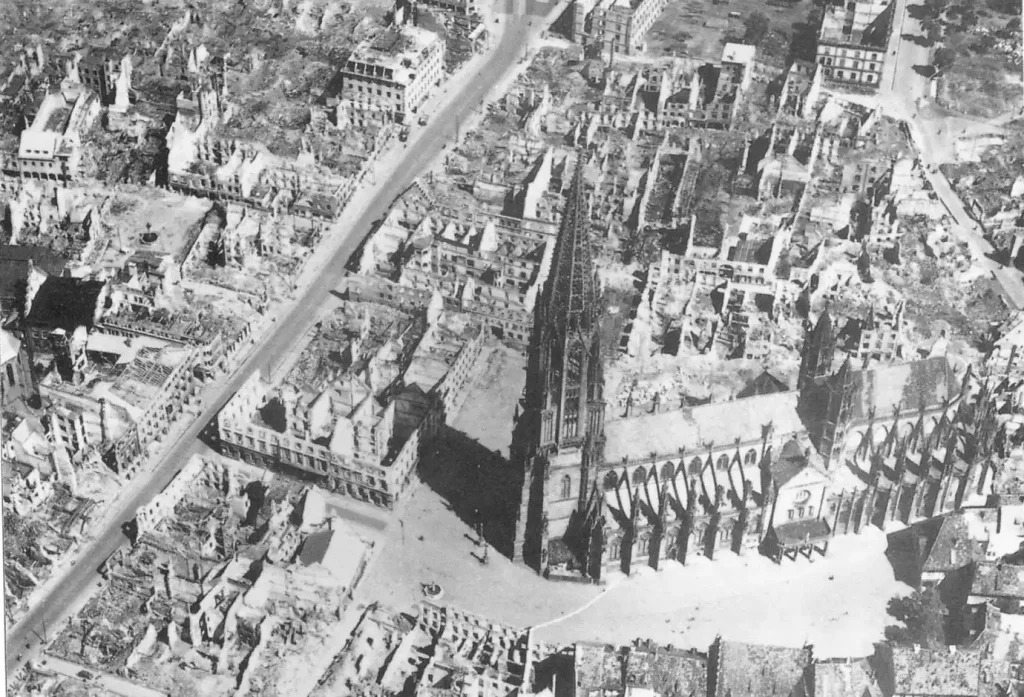 Freiburg nach der Bombennacht 1944